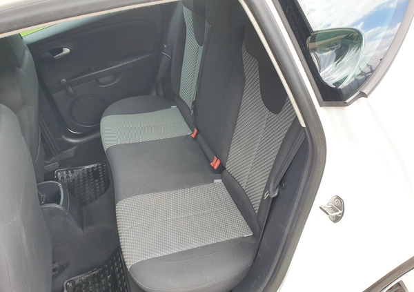 Seat Leon cena 16900 przebieg: 163485, rok produkcji 2010 z Wąchock małe 667